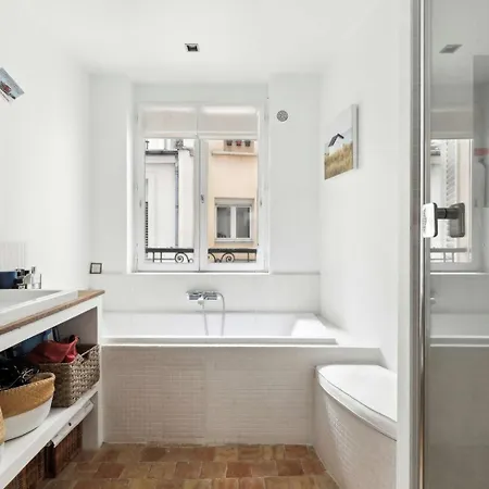 Apartment Grand 140m² A Deux Pas De La Tour Eiffel